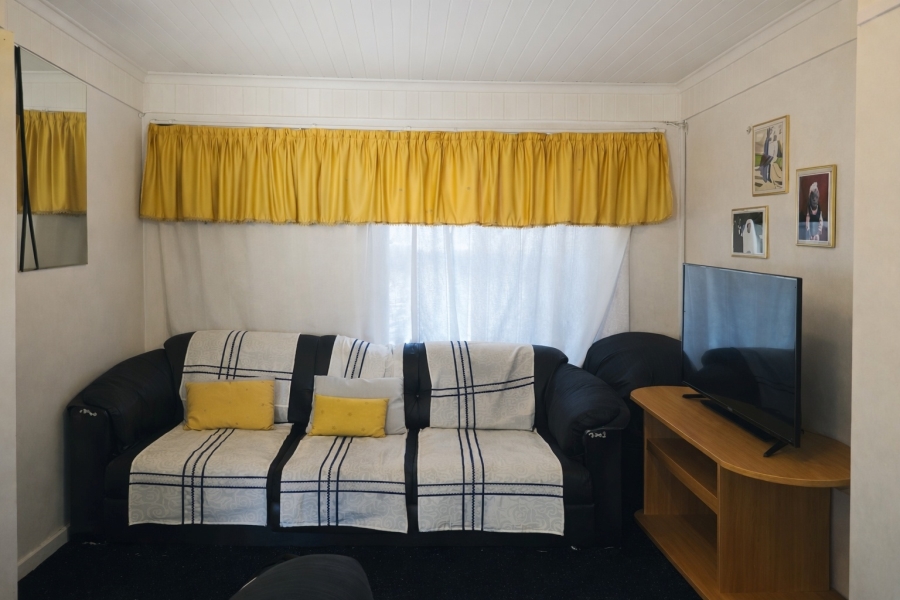 2 Bedroom Property for Sale in Delft South Western Cape